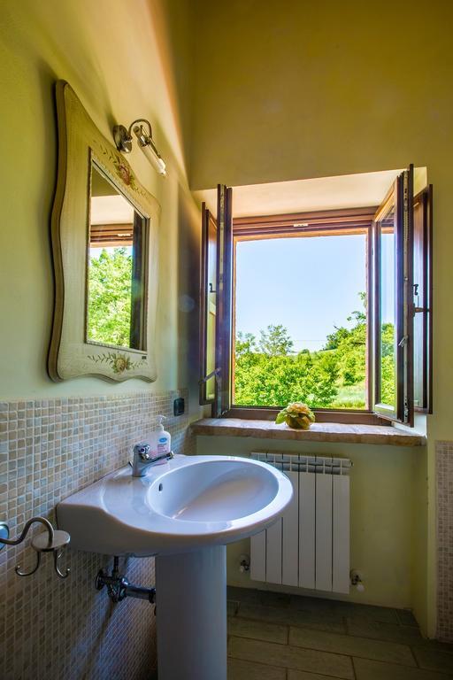 Il Casale Di Aurora Country House Colmurano Exteriör bild