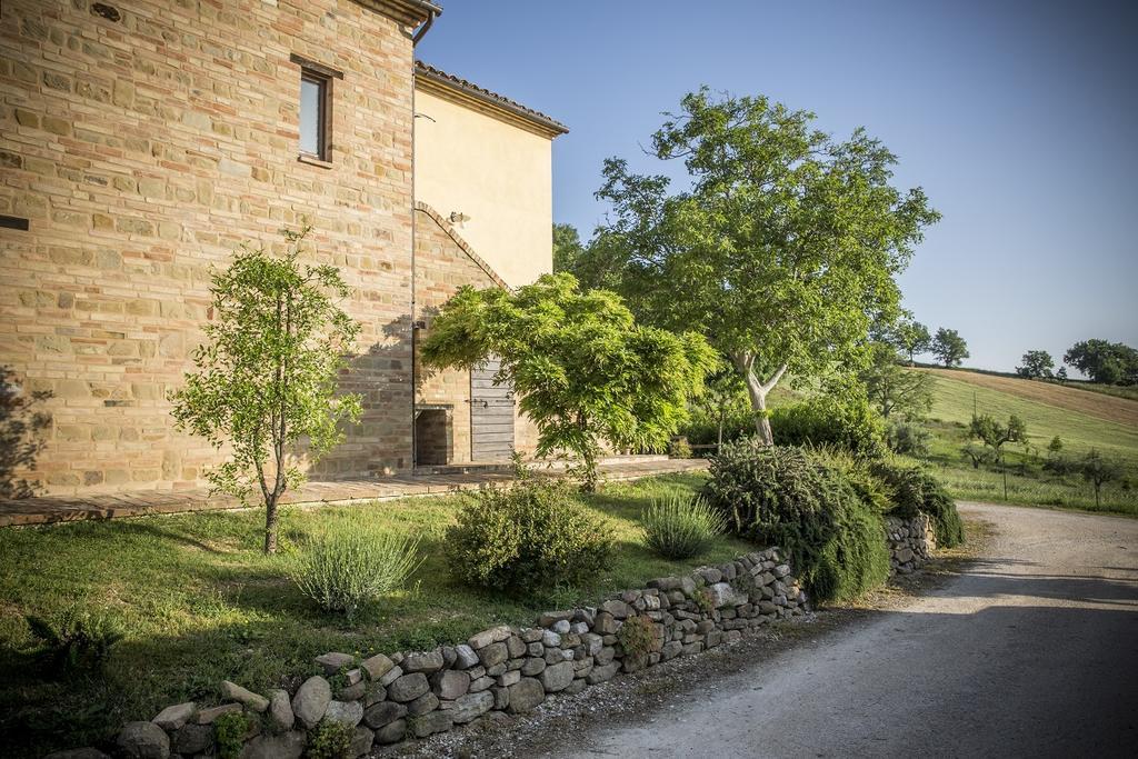 Il Casale Di Aurora Country House Colmurano Exteriör bild